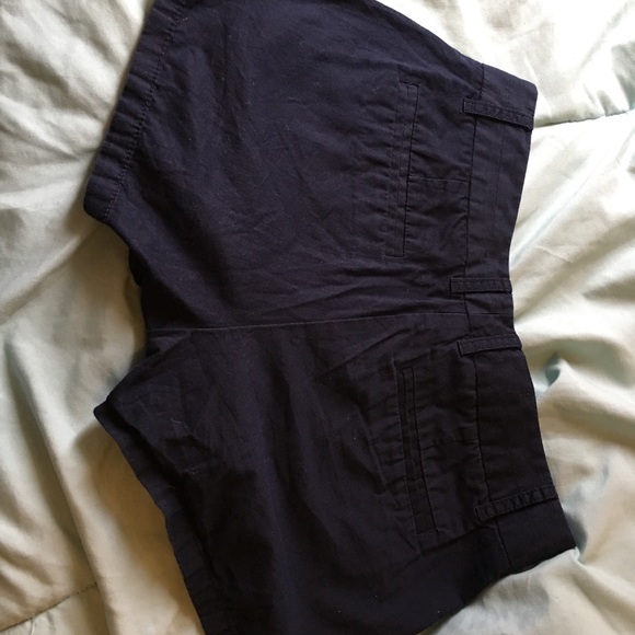 Shorts - Picture 3 of 4